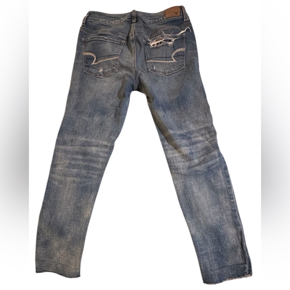 American, Eagle outfitters Blue distressed Denim Jeans. - Picture 2 of 7